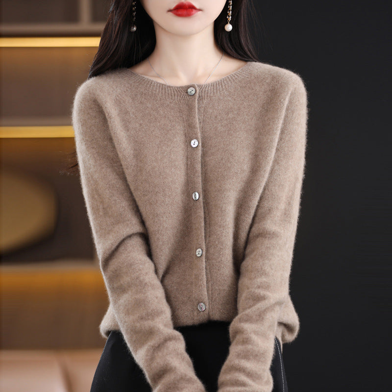 Damen Kurzgeschnittener Cardigan in Mohair‑Optik mit Rundhalsausschnitt und Perlmuttknöpfen Drune