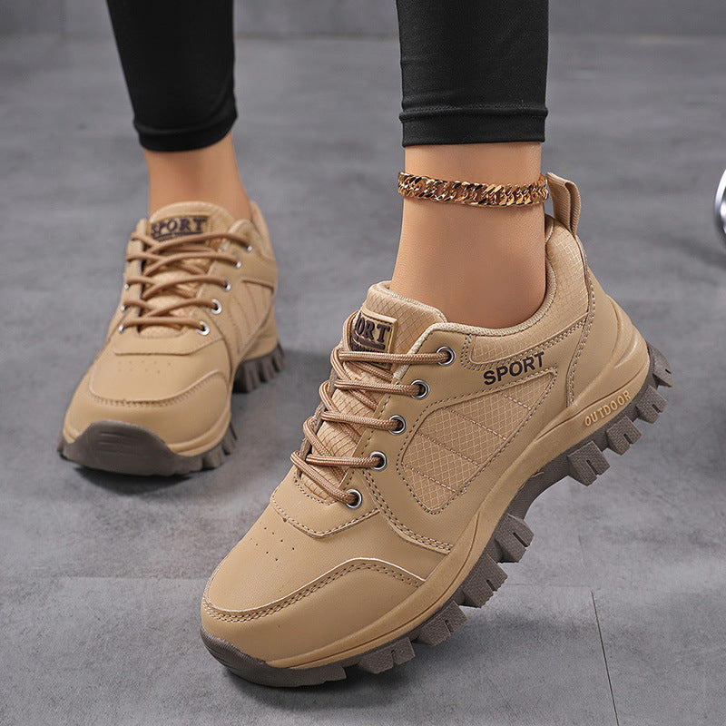 Herren nan robuster Schnür-Freizeitsneaker mit tiefem Stollenprofil, gepolstertem Schaft und praktischer Zuglasche Drune