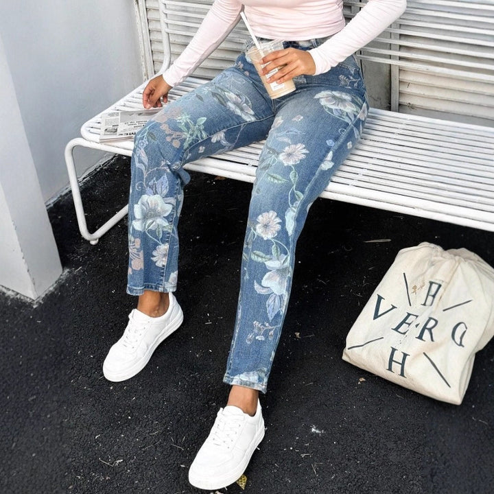 Damen High-Waist Straight-Jeans mit floralem Print und relaxed Fit Drune