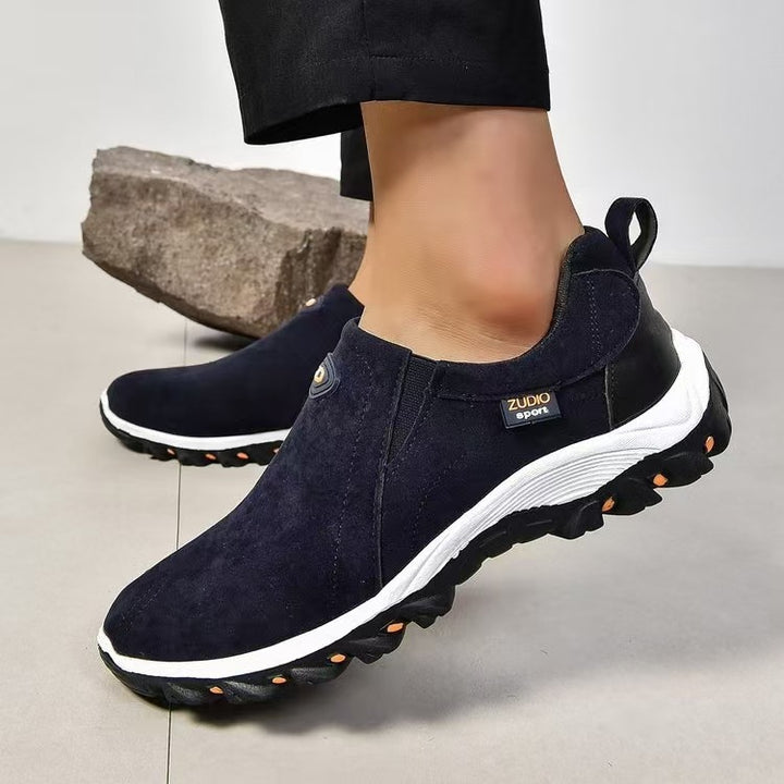 Herren nan robuste Slip-On-Sneaker aus Velourslederoptik mit elastischen Einsätzen und profilierter Gummilaufsohle Drune