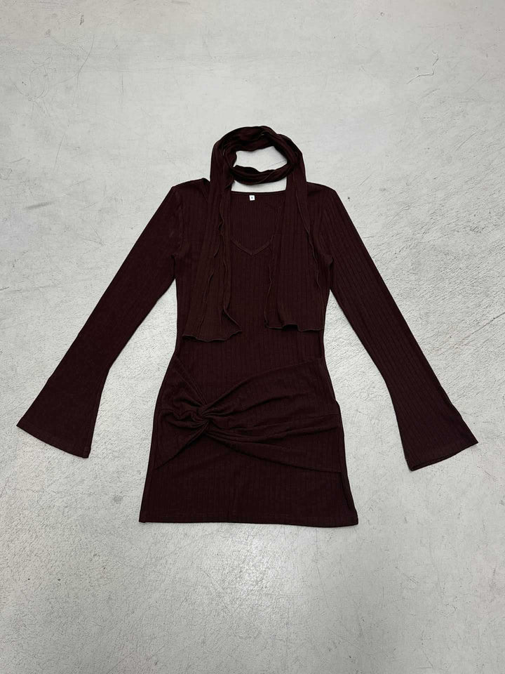 Damen nan figurbetontes Rippenstrick-Minikleid mit Knotendetail, integrierter Schlaufe und Halstuch Drune