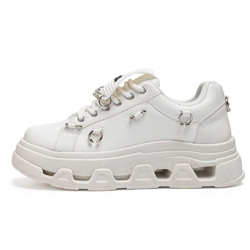 Unisex Plateau-Sneaker im Punk-Urban-Stil mit Metallringen und markanter Profilsohle Drune