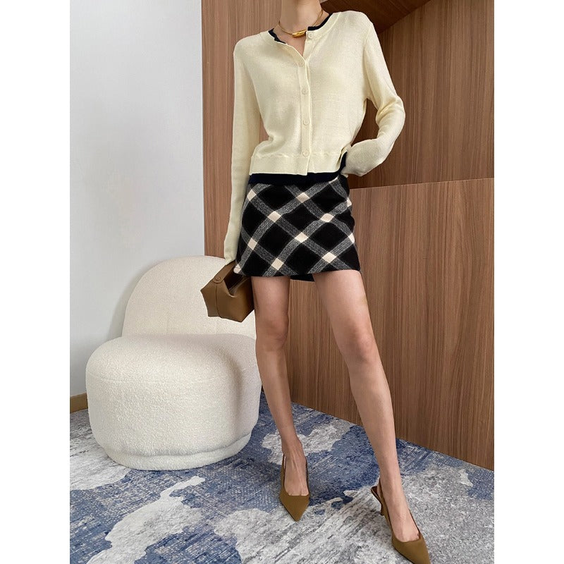 Damen lässige Strickjacke mit Kontrastdetails und knöpfbarem Ausschnitt Drune