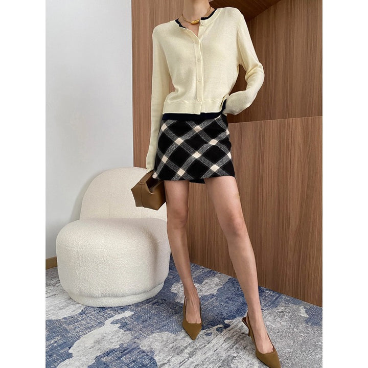 Damen lässige Strickjacke mit Kontrastdetails und knöpfbarem Ausschnitt Drune
