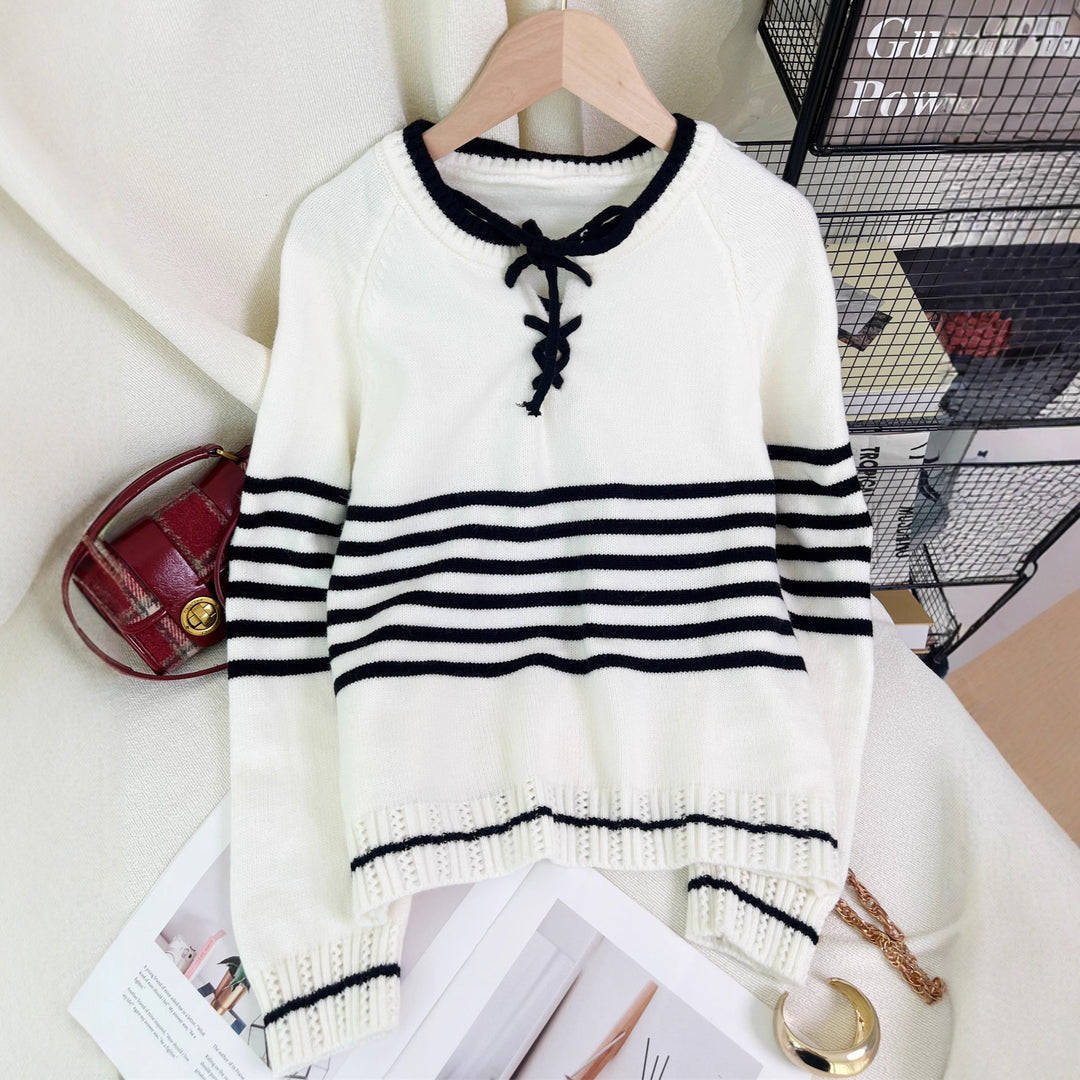 Damen pullover mit seitlichem Kordelzug und modernem Streifenmuster Drune
