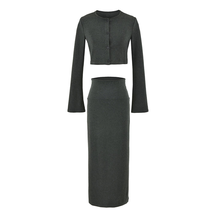 Damen Kurzgeschnittenes Set aus Feinstrick mit Knopfcardigan und figurbetontem Maxirock Drune