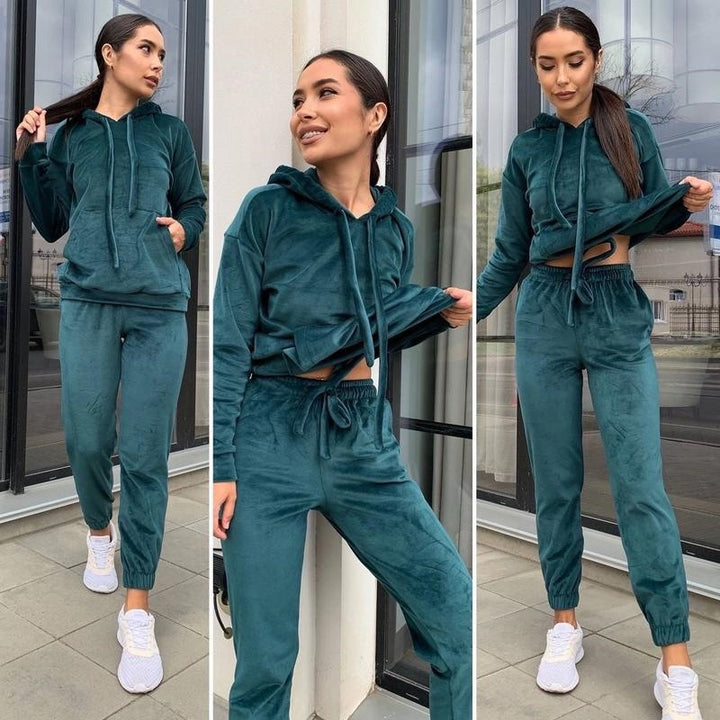 Damen Samt-Loungewear-Set mit kurz geschnittener Kapuzenjacke und Kordelzug-Jogginghose Drune