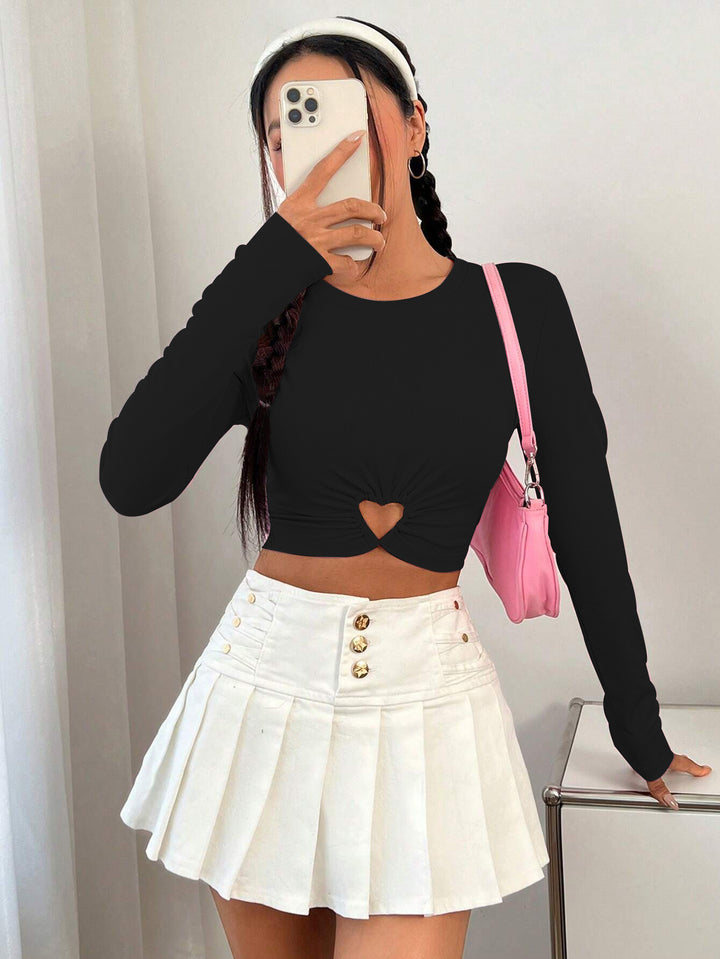 Damen gerafftes Crop-Top mit Herz-Cutout, langärmlig und feiner Rippstruktur Drune