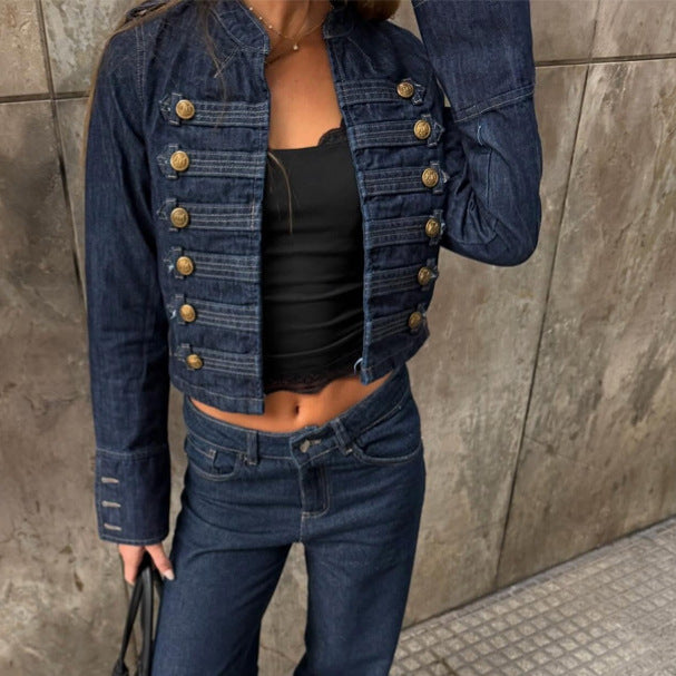 Damen Militärisch inspirierte taillierte Kurzjacke mit Zierfalten und Metallknöpfen Drune