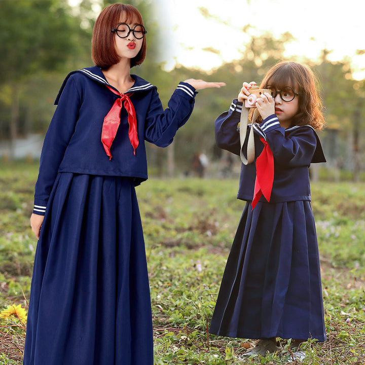 Mädchen Matrosenkleid mit großem Kragen und rotem Halstuch Drune