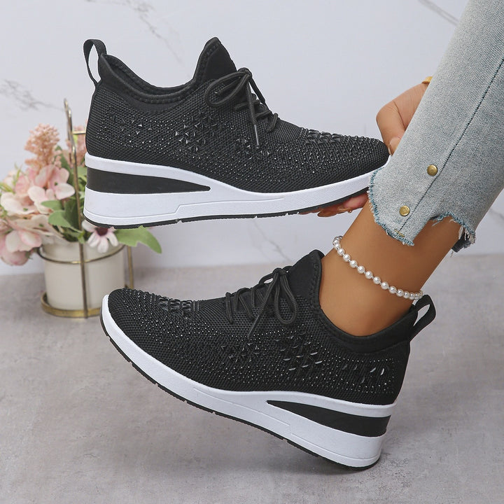 Damen Wedge-Sneaker mit atmungsaktivem Strick, gepolstertem Sockenschaft und leichtem Plateau Drune