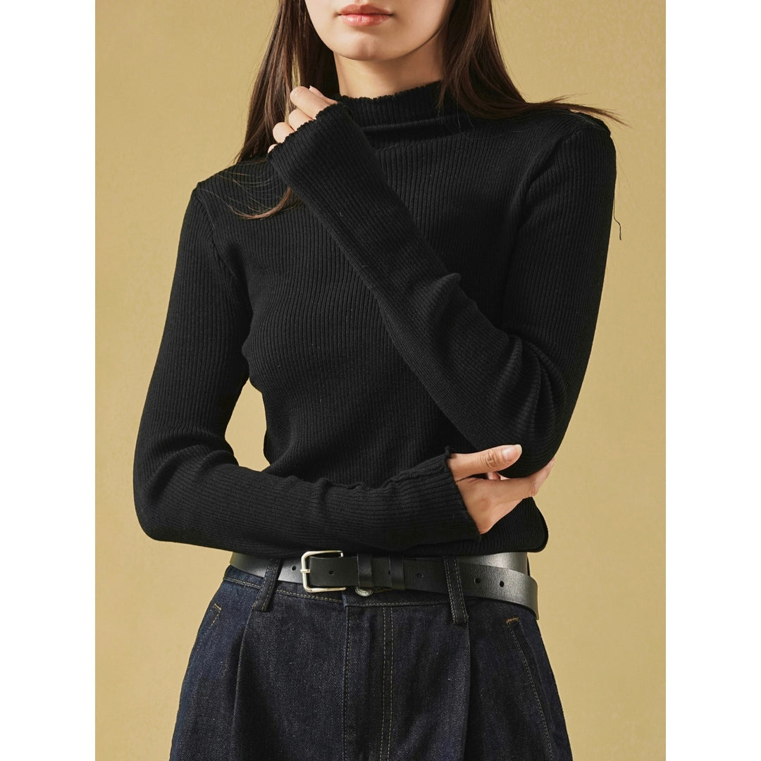 Damen Figurnahes Rippstrick-Longsleeve mit kurzem Stehkragen und feiner Wellenkante Drune