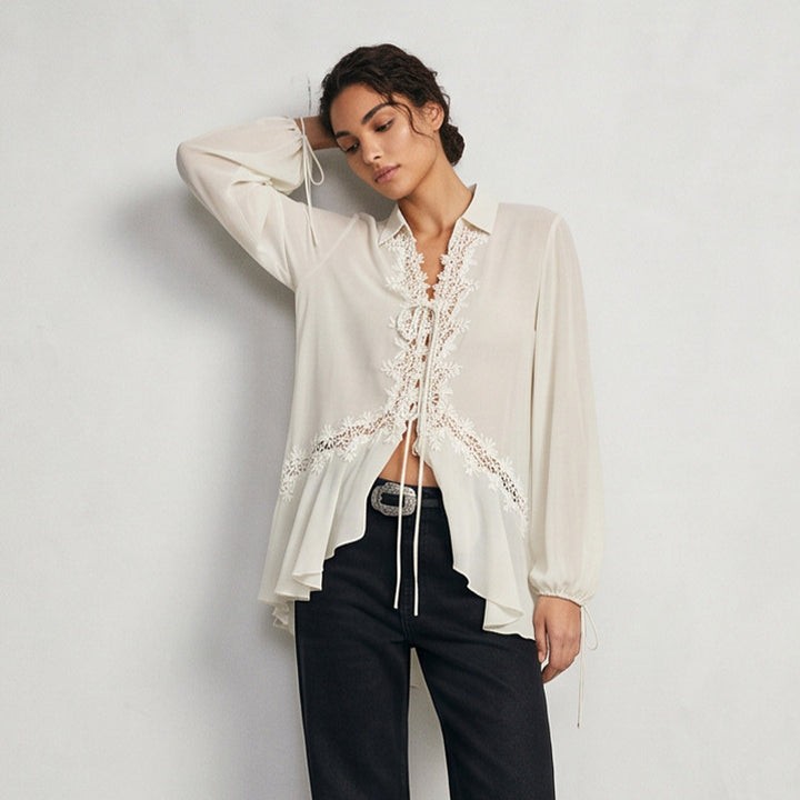 Damen Transparente Chiffonbluse mit Spitzenbesatz, Bindeband & asymmetrischem Volant-Saum Drune