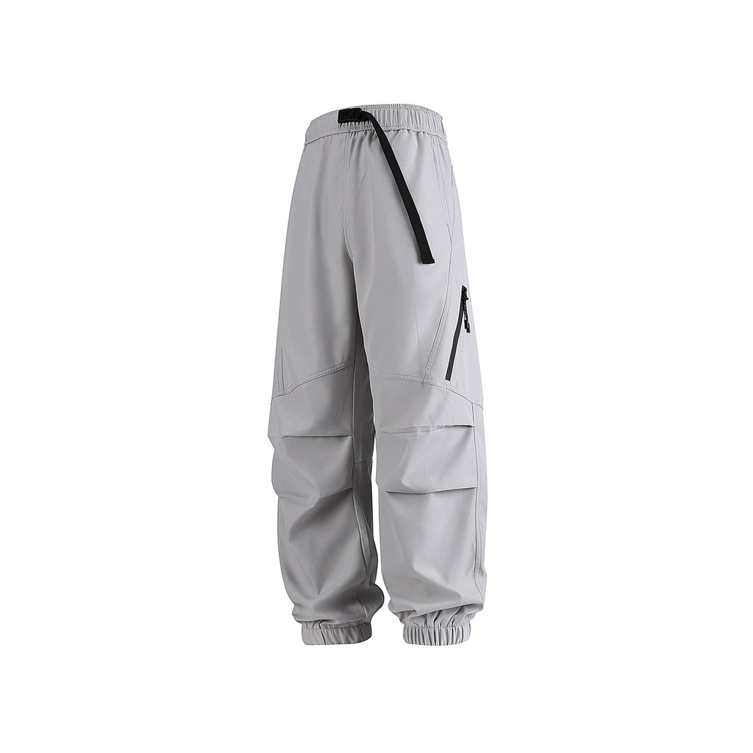 Herren Weite technische Cargo-Joggerhose mit elastischem Tunnelzugbund, aufgesetzten Klappentaschen und Reißverschluss-Beintasche Drune