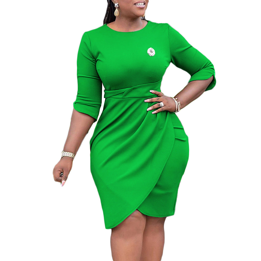 Damen Wickelkleid mit eleganter Drapierung und schickem Broschenakzent Drune