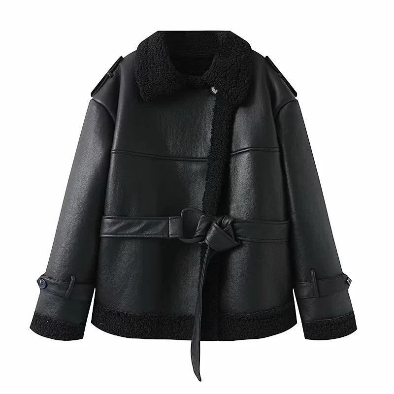 Damen nan kurzer Oversize Kunstleder-Mantel mit Teddybesatz Schalkragen und Wickelgürtel Drune
