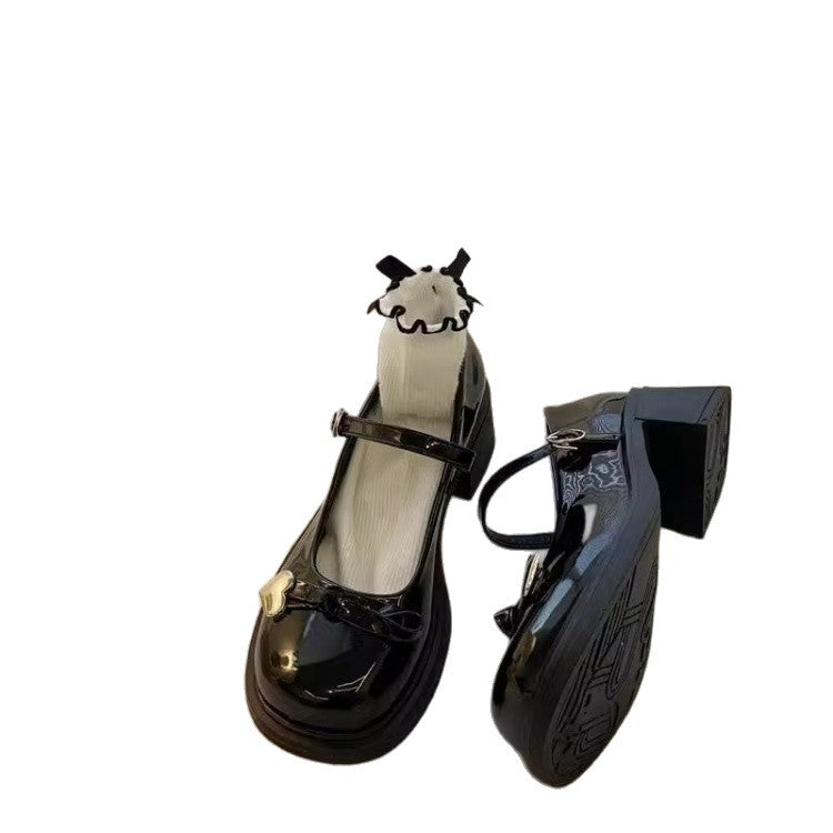 Damen Süße Mary Jane Schuhe mit herzförmigem Detail und dekorativem Rüschensocke Drune