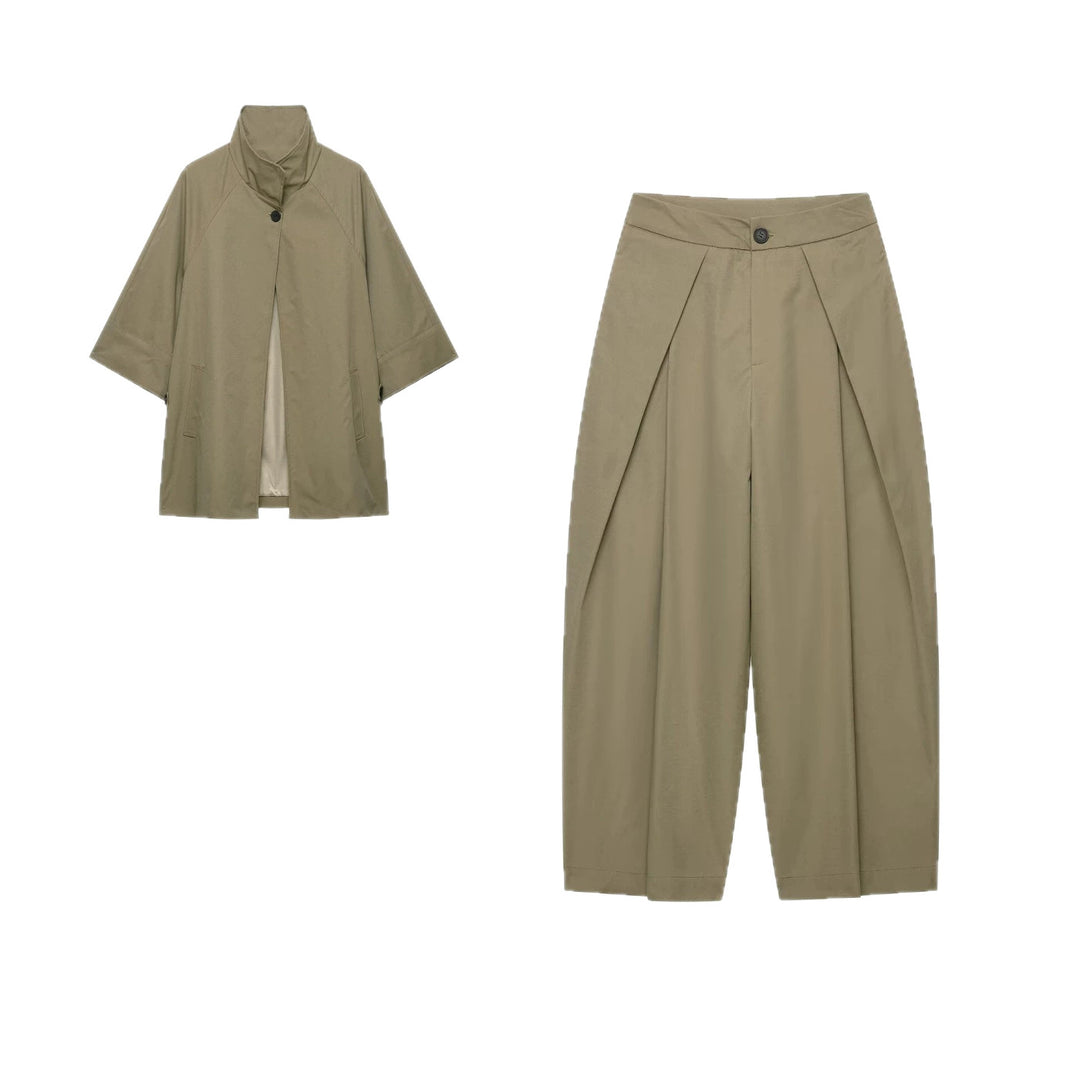 Damen Zweiteiler Kurzcape-Jacke mit Stehkragen und hochtaillierter Plissee-Culotte Drune