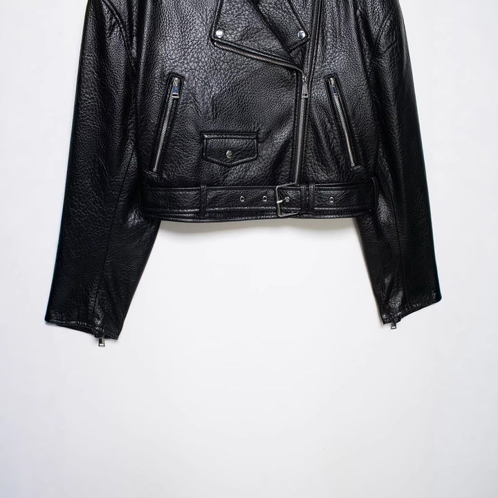 Damen Kurz geschnittene Biker-Lederjacke mit tailliertem Gürtel, asymmetrischer Reißverschluss und Strukturleder Drune