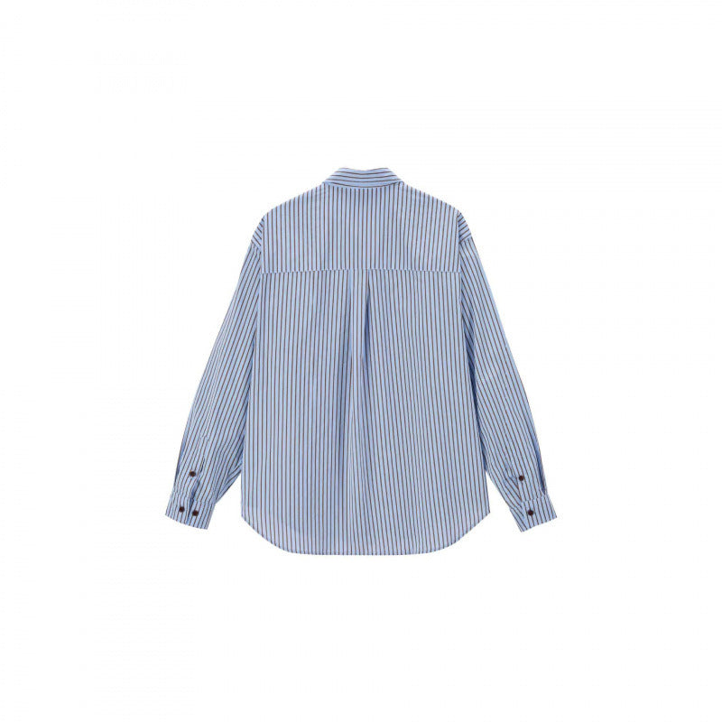 Unisex Oversize-Streifenhemd mit diagonal gestreifter Brusttasche, Kentkragen und abgerundetem Saum Drune
