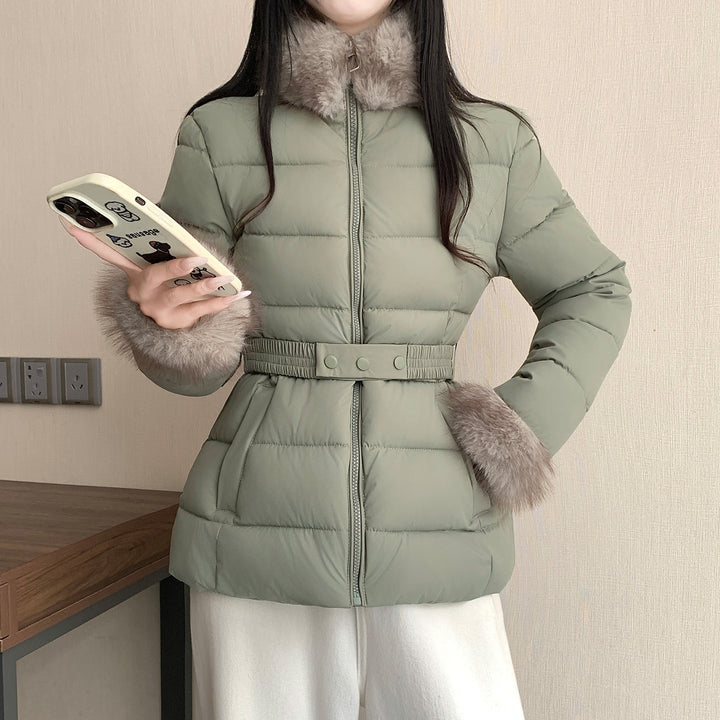 Damen nan taillierte Thermo-Kurzjacke mit elastischem Taillengürtel, Webpelzkragen und Kunstfellmanschetten Drune