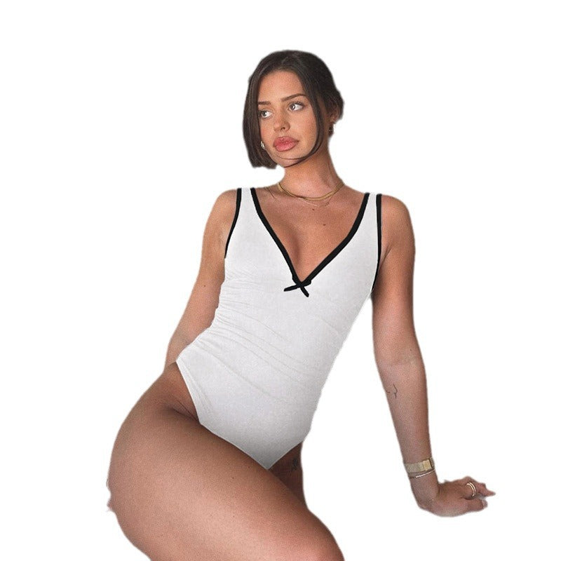 Damen eleganter Badeanzug mit asymmetrischem Schnitt und raffinierten Akzenten Drune