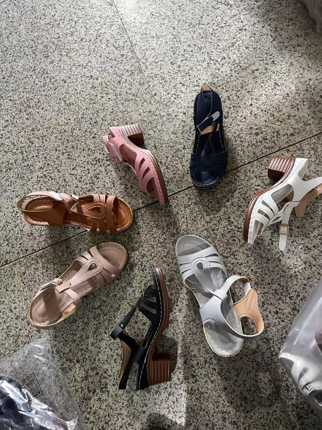 Damen Sandalette mit Cut-Out-Riemen, gepolstertem Komfortfußbett und mittelhohem Blockabsatz Drune