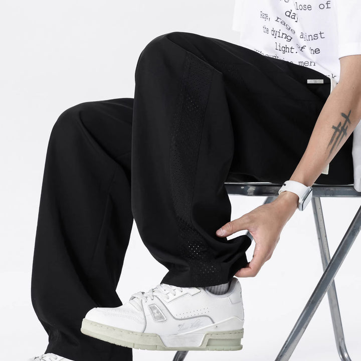 Herren Atmungsaktive Freizeithose mit perforierten Seiteneinsätzen