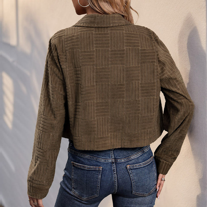Damen Kurzjacke mit geometrischer Struktursteppung und aufgesetzten Brusttaschen Drune