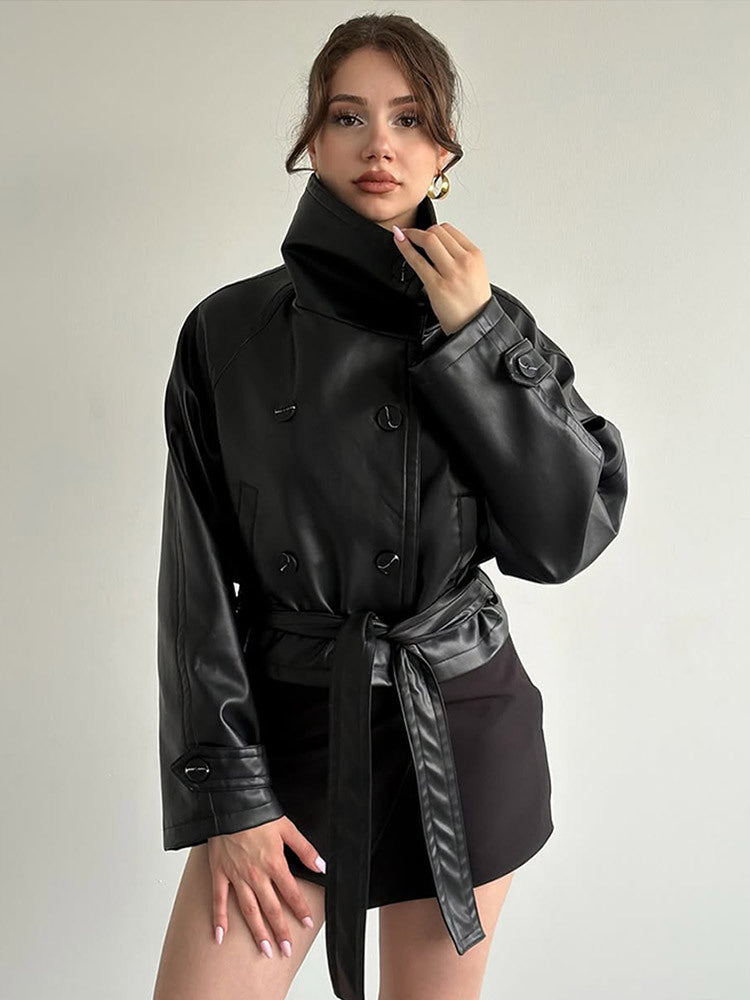 Damen Taillierte Kurzblouson‑Jacke aus Lederimitat mit hohem Stehkragen und Bindegürtel Drune