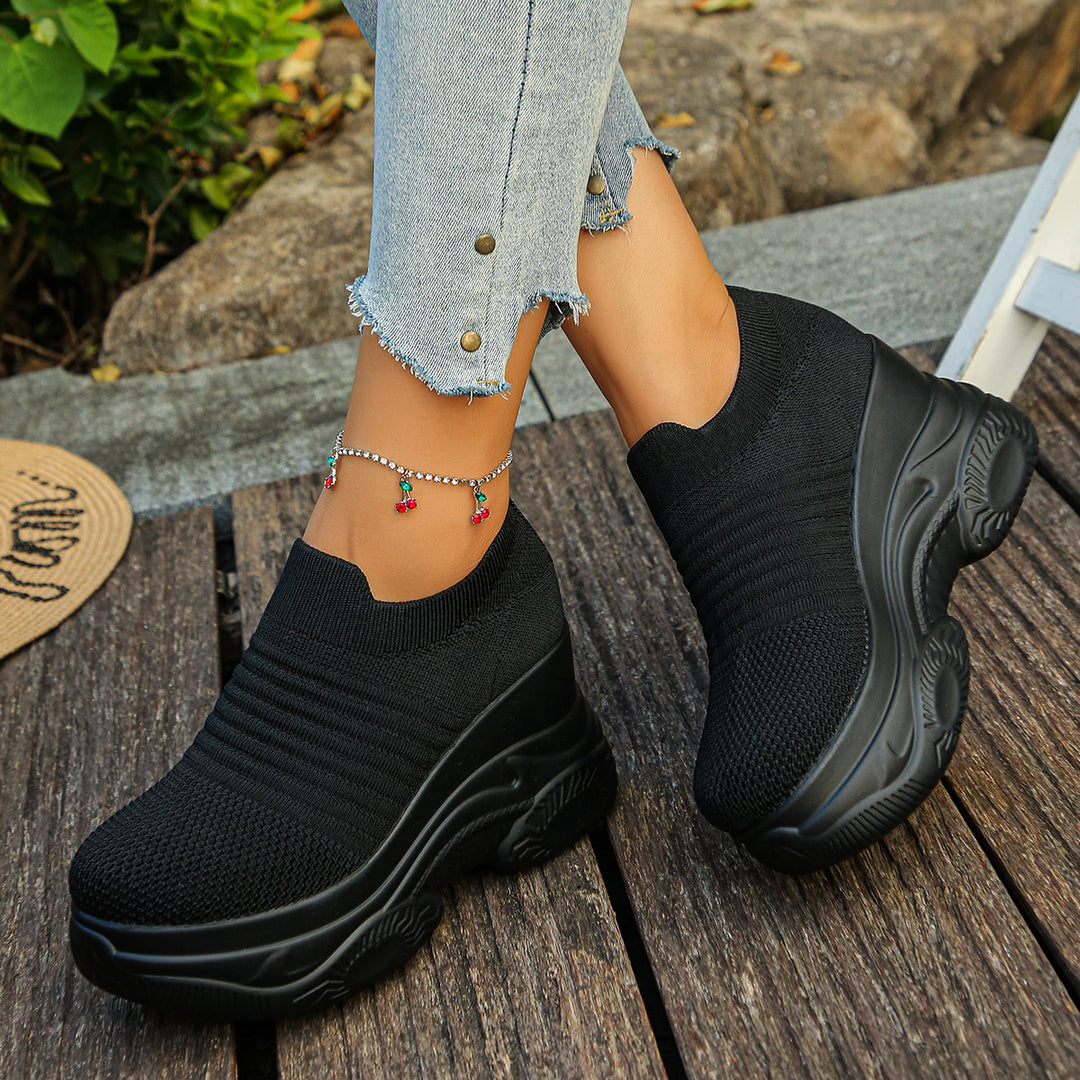 Damen Strick‑Slip‑On mit sockenähnlichem Schaft und skulptierter Keilsohle Drune