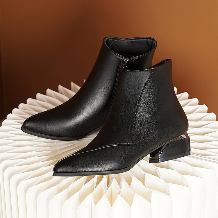 Damen Kurzstiefelette mit spitzer Zehenpartie und skulptiertem Blockabsatz Drune