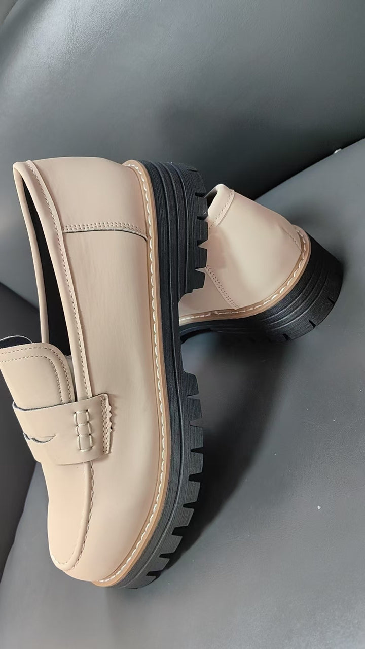 Damen Robuste Penny-Loafer mit profilierter Gummisohle Drune