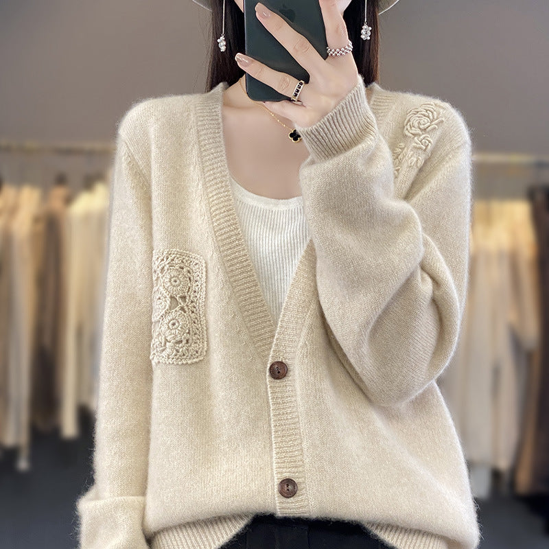 Damen Zweiteiliges Feinstrick‑Set mit Strickcardigan und Top sowie gehäkelten Blumenapplikationen Drune