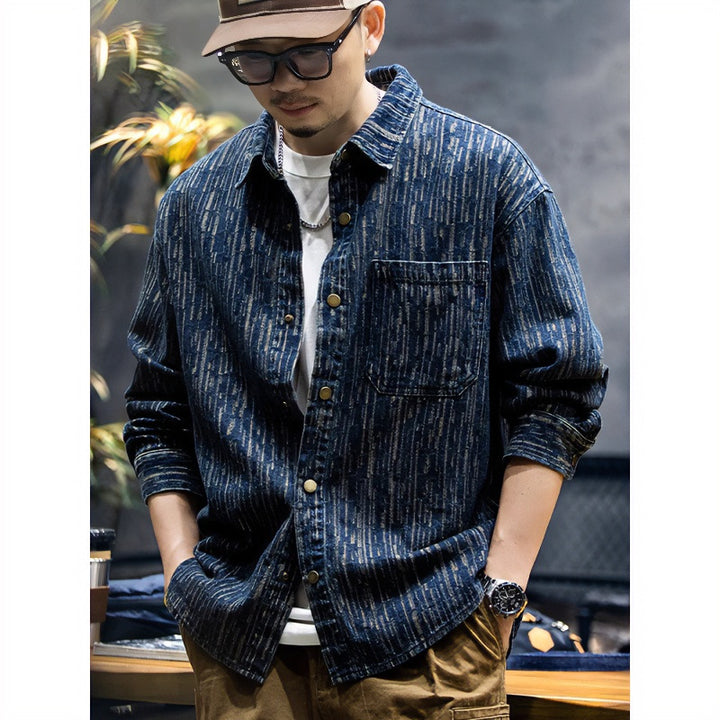 Herren Denim-Overshirt mit vertikaler Strukturprägung und Druckknopfleiste Drune