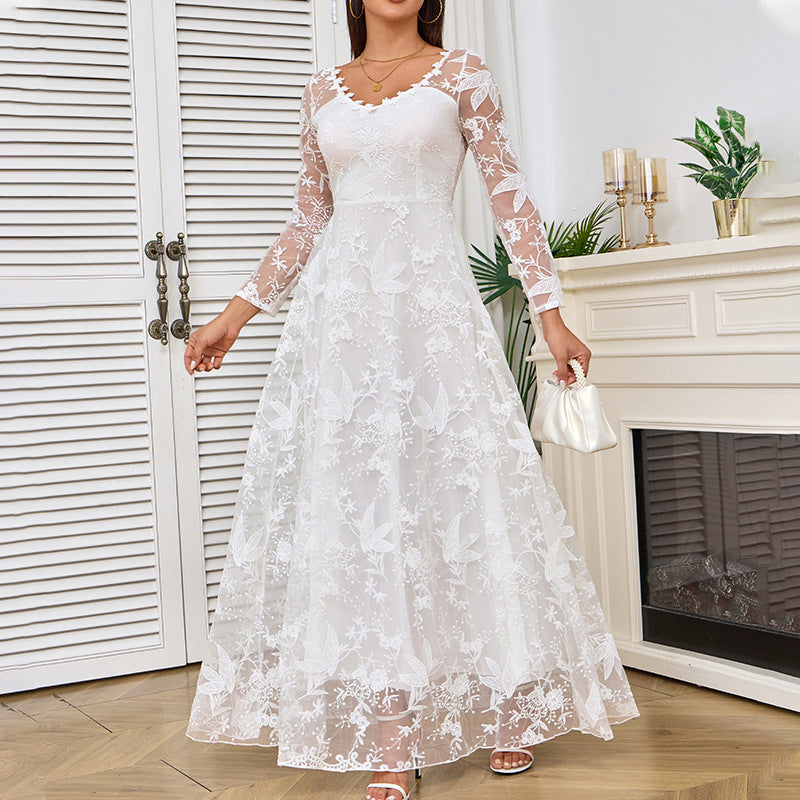 Elegantes Damen Hochzeitskleid mit Spitzenverarbeitung & voluminösem Rock für Hochzeit | Drune