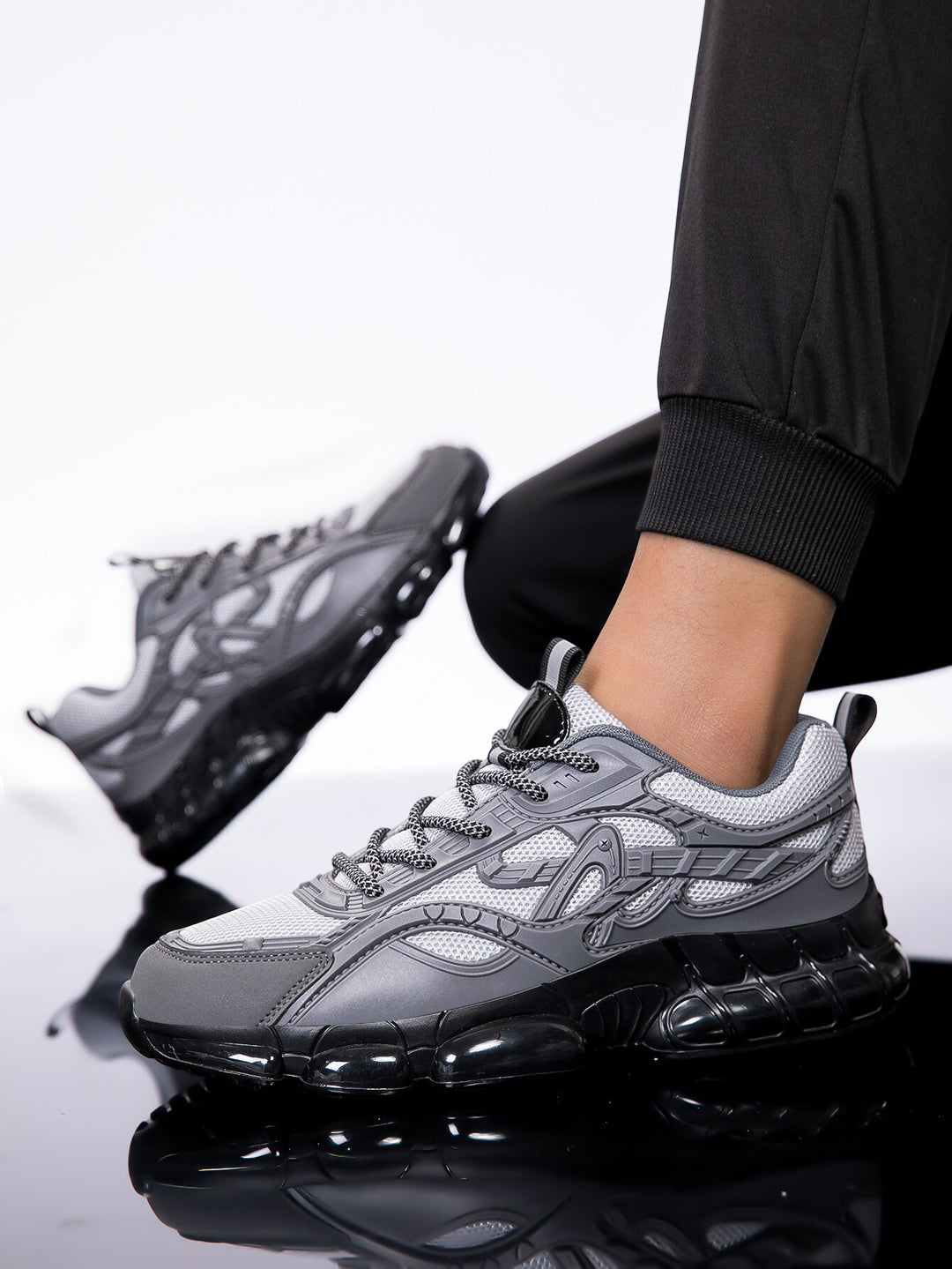 Herren Sportlicher Chunky-Sneaker mit glänzenden Overlays und gedämpfter Luftkissen-Sohle Drune