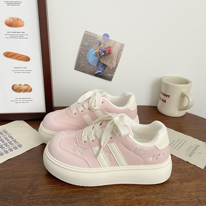 Damen Plattform-Sneaker mit verspielten Design-Details und bequemer Dämpfung Drune