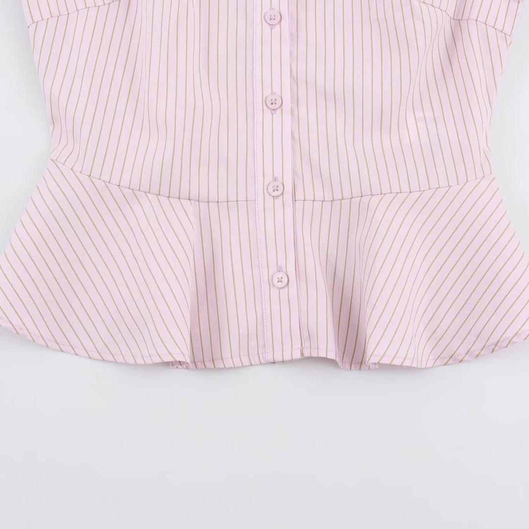 Damen Taillierte Kurzarm-Bluse mit Schößchen, Hemdkragen und feinem Nadelstreifen Drune