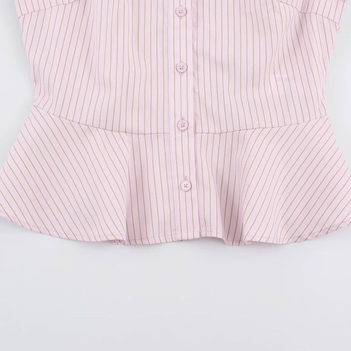 Damen Taillierte Kurzarm-Bluse mit Schößchen, Hemdkragen und feinem Nadelstreifen Drune
