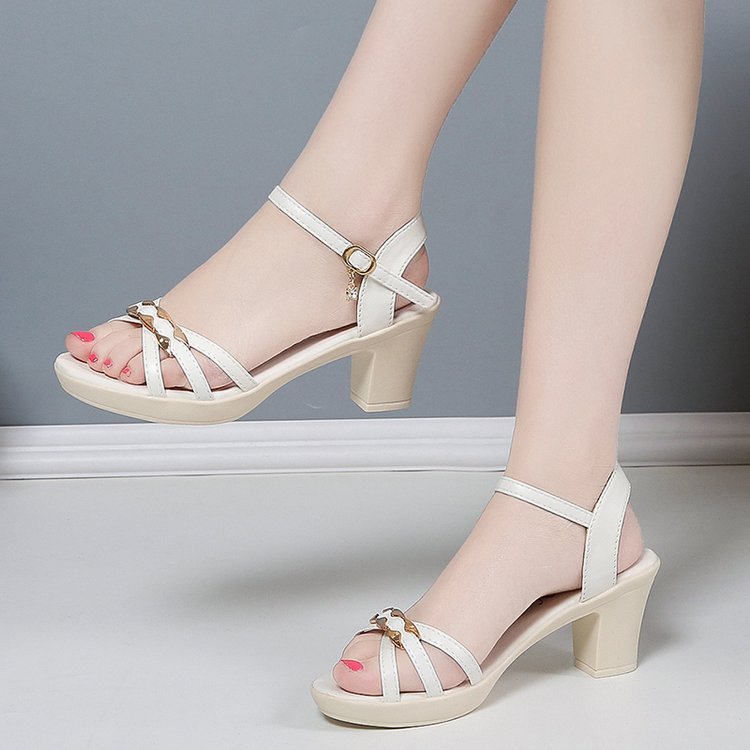 Damen nan Riemchensandalen mit gepolstertem Fußbett und elegantem Kettenakzent Drune