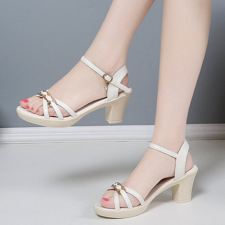 Damen nan Riemchensandalen mit gepolstertem Fußbett und elegantem Kettenakzent Drune
