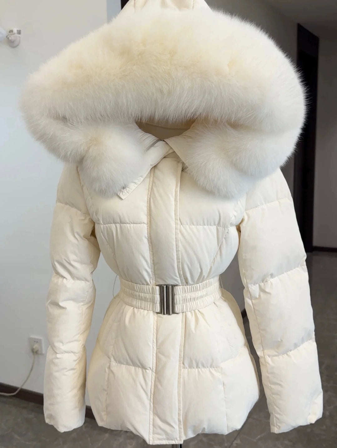 Drune | Stylische Kapuzenjacke mit Gürtel