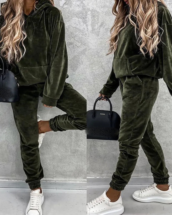 Damen Velours-Lounge-Set mit kuscheliger Kapuzenpullover und schmal zulaufender Jogginghose Drune