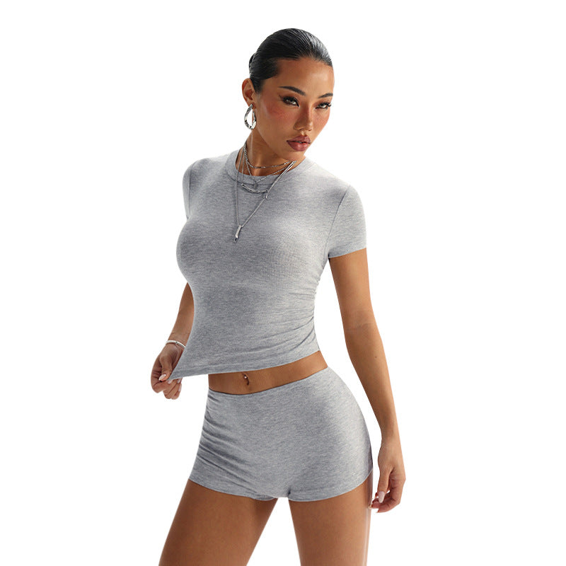 Damen Set aus figurbetontem T-Shirt und Shorts Drune
