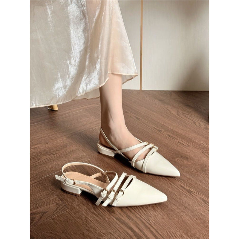 Damen Spitz zulaufende flache Lack-Slingbacks mit dreifacher Zierriemen-Optik und kleinem Blockabsatz Drune