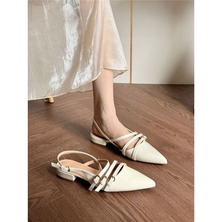 Damen Spitz zulaufende flache Lack-Slingbacks mit dreifacher Zierriemen-Optik und kleinem Blockabsatz Drune