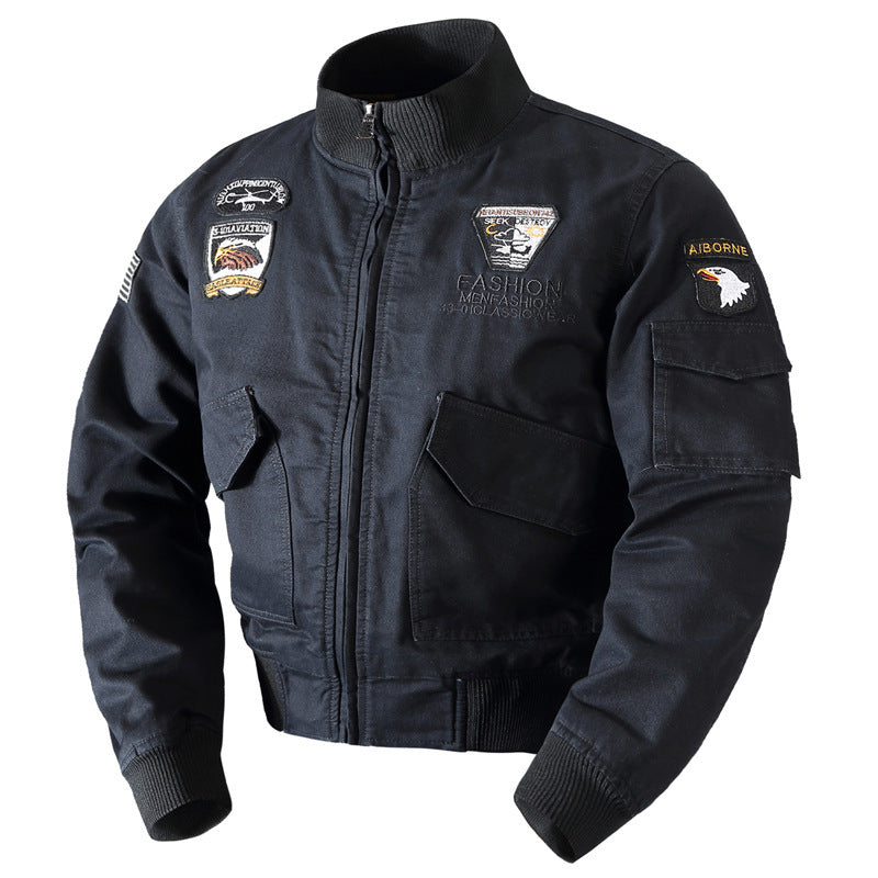 Herren nan retro-inspirierte Pilotjacke aus robustem Canvas mit gestickten Emblempatches, Multifunktionsärmeltasche und hohem Stehkragen Drune