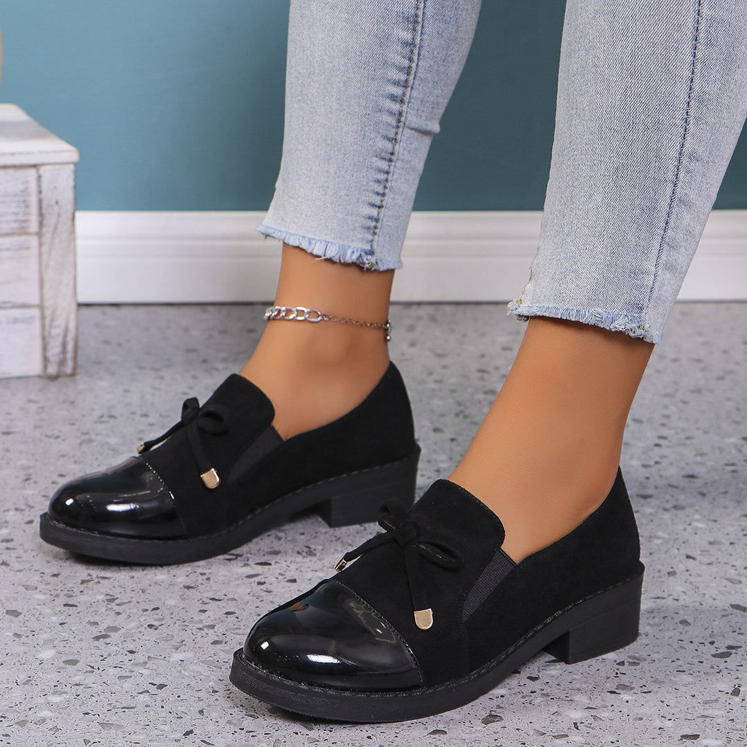 Damen  elegante Slipper-Loafer mit Lackkappe, Veloursimitat-Obermaterial, elastischem Einstieg und dekorativer Schleifenapplikation Drune