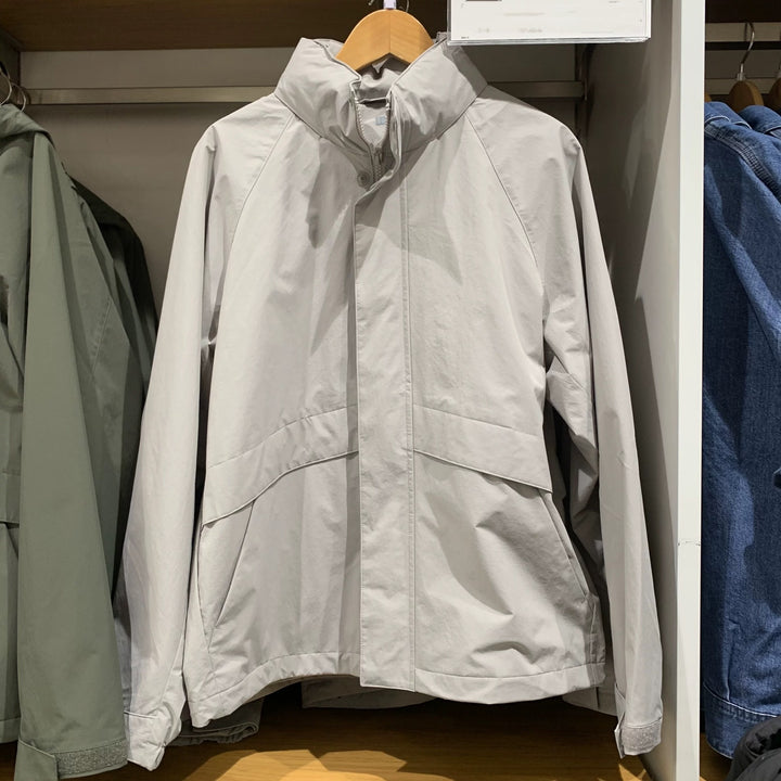 Damen Outdoor-Jacke mit verstellbarer Kapuze und atmungsaktiven Eigenschaften Drune